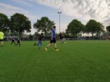 Laatste training S.K.N.W.K. JO9-1 van seizoen 2022-2023 (partijtje tegen de ouders) (64/178)